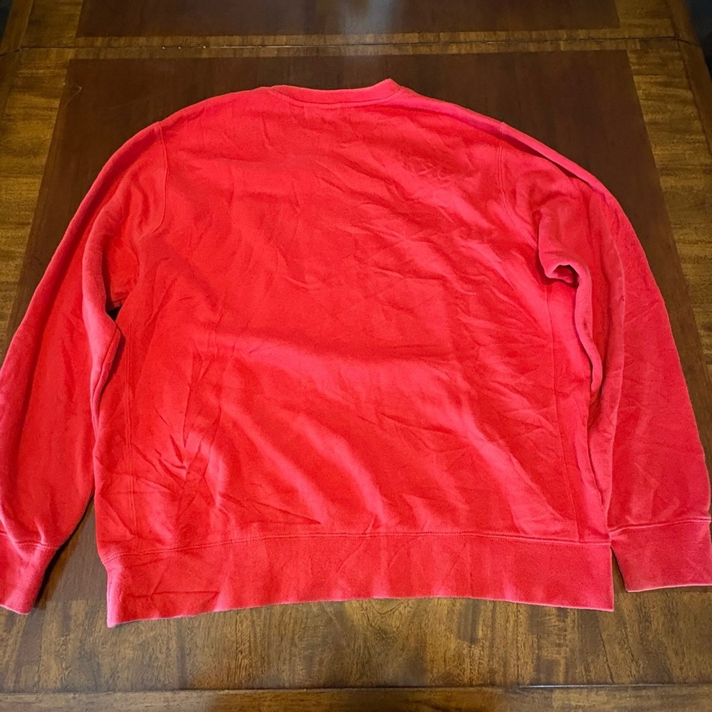 Nike Mini Swoosh Red Crewneck Sweatshirt Athletic Sportswear Pullover‎ - Picture 4 of 5